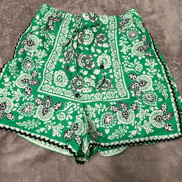 Zara Pants - Zara High Waist Green and White Bandana Shorts